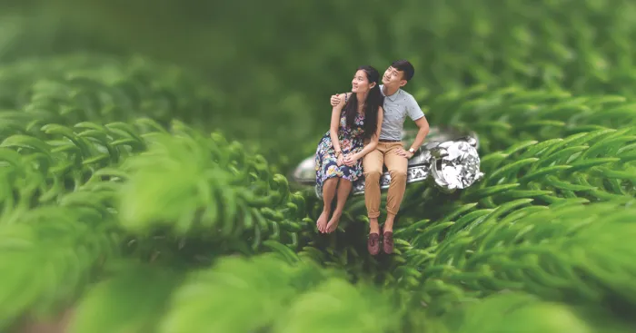 I Turned This Couple's Pre-Wedding Photo Shoot Into A Thumbelina-Inspired Fairy Tale