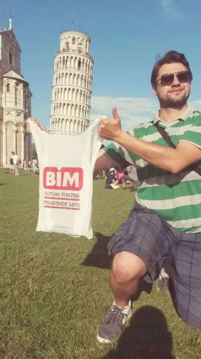 Quien dijera que es aburrido posar con la torre inclinada de Pisa no ha visto estas divertidas fotos
