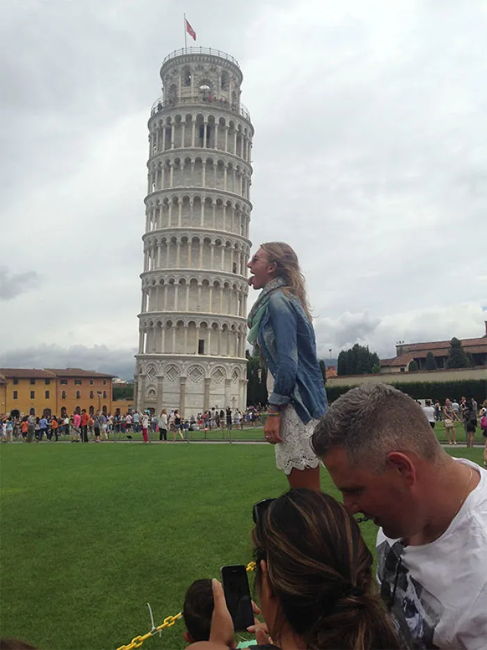Quien dijera que es aburrido posar con la torre inclinada de Pisa no ha visto estas divertidas fotos
