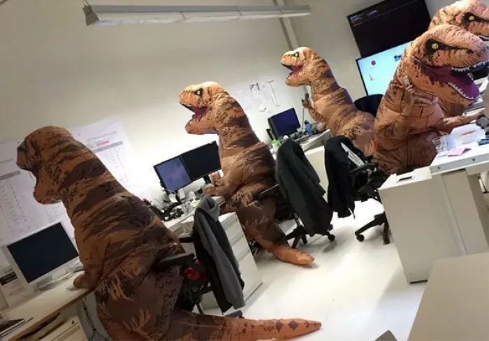 El departamento de paleontología en Halloween