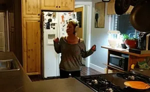 Cheating Husband Texts Married Woman, And Her Unexpected Response Is Going Viral