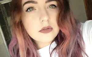 Aunt Makes Homophobic Comment To Her Niece, Regrets It Immediately