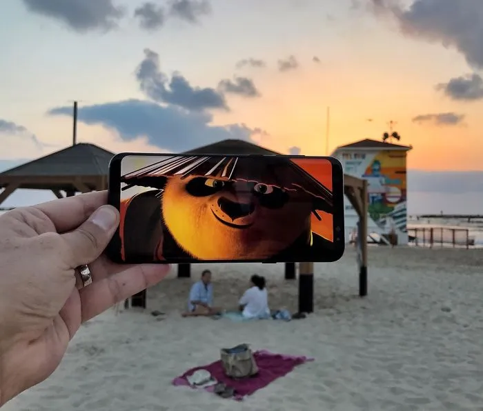 I Bring Everyday Objects To Life With My Smartphone (Part 5)