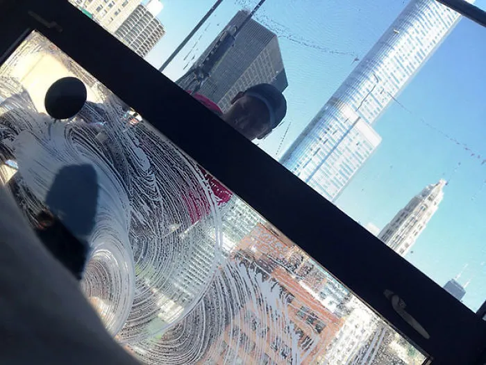 Mi Novia Y Yo Dormimos Desnudos. Nos Acabamos De Despertar Con Esto En Chicago