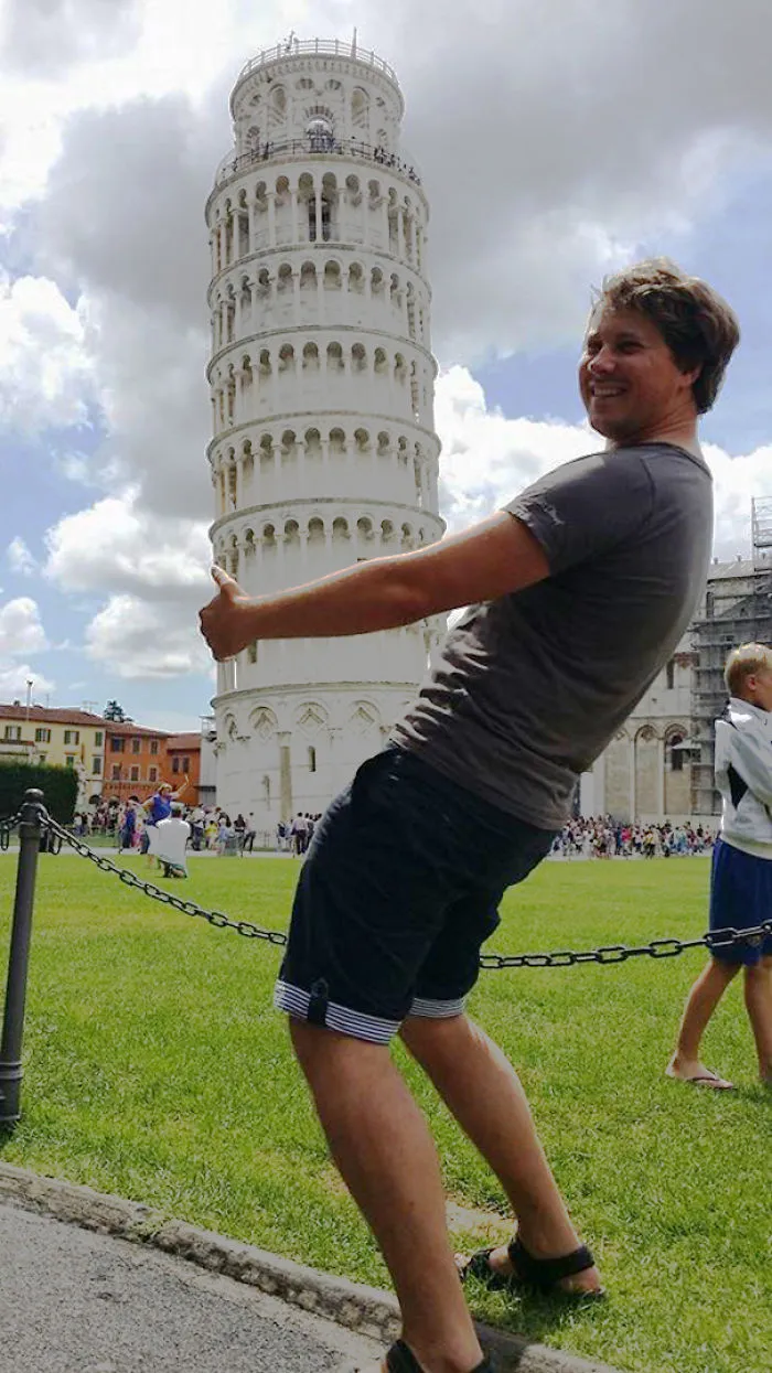 Quien dijera que es aburrido posar con la torre inclinada de Pisa no ha visto estas divertidas fotos