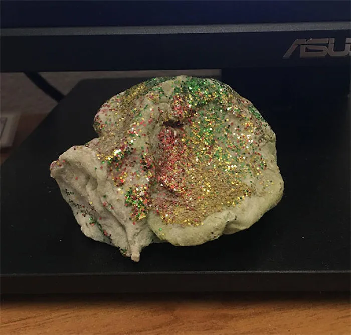 Cuando mi hijo tenía 2 años me regaló este pisapapeles