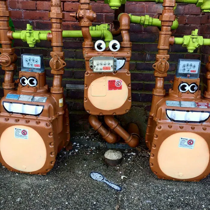 Hay un artista callejero genial suelto por Nueva York, esperamos que no le pillen