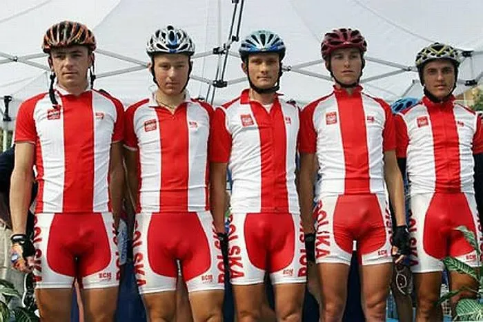 Why Cyclists Should Wear Black
