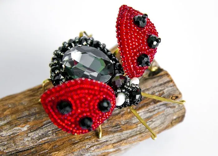 Fabulous Sparkling Brooches That Lend You Wings
