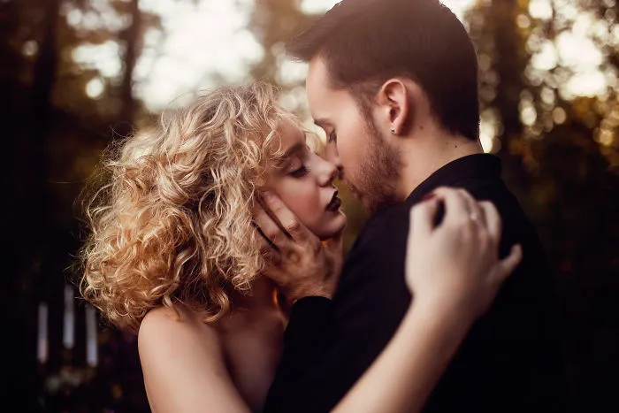 Dreamy Romeo And Juliet Inspired Photo Shoot