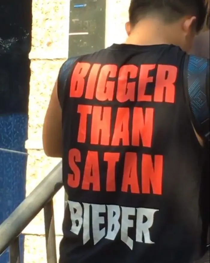 10+ Times People Had No Idea What They Were Wearing