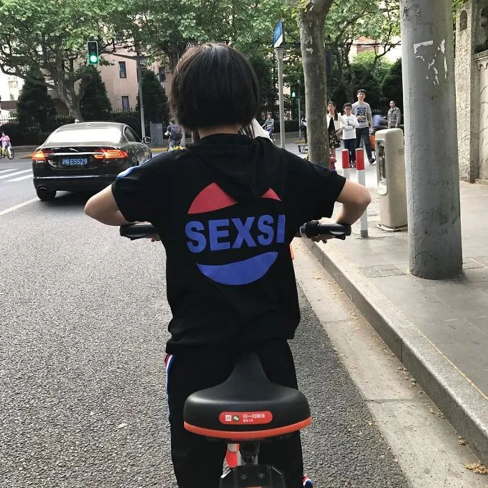 Living in China I See The Most Ridiculous Things Like These People Who Have No Idea What They're Wearing