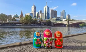 World's First Dolls To Travel Around The Globe!