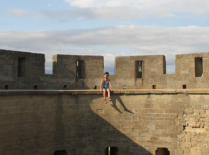 This Guy Was Responsible For Vacation Pics, His Friends Probably Didn’t Expect This…