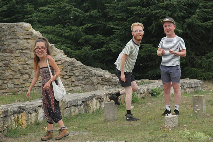 This Guy Was Responsible For Vacation Pics, His Friends Probably Didn’t Expect This…