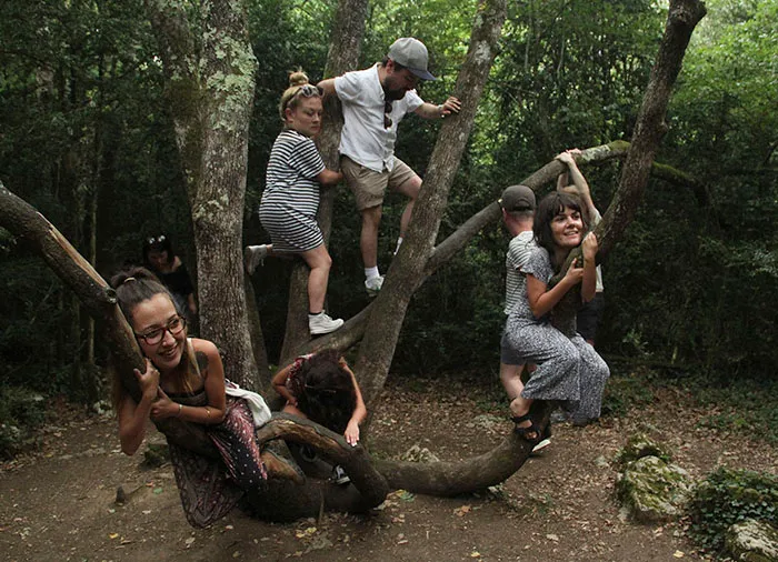 This Guy Was Responsible For Vacation Pics, His Friends Probably Didn’t Expect This…