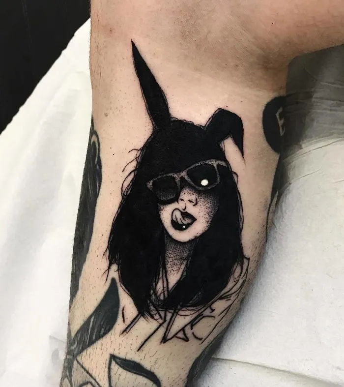 40 Slightly Erotic Tattoos Of Faceless Girls Might Keep You Up At Night