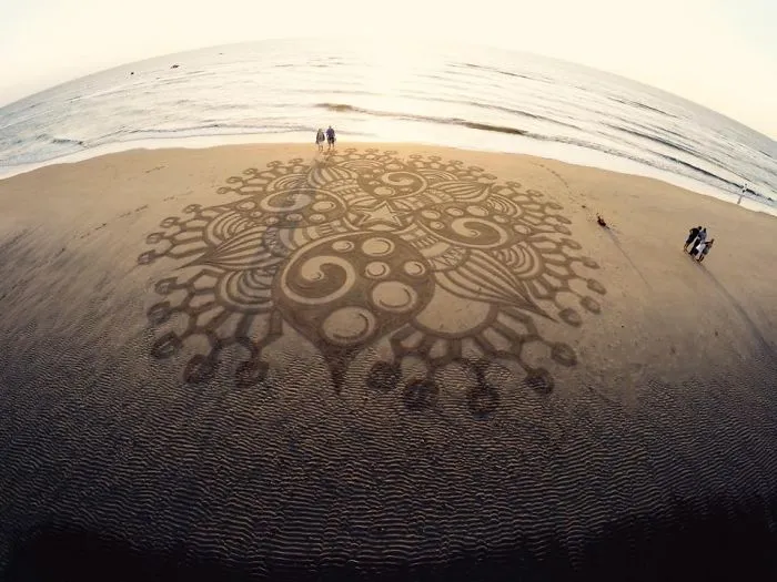 I've Been Drawing On Beaches Since Childhood, And I Still Do