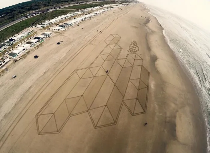 I've Been Drawing On Beaches Since Childhood, And I Still Do