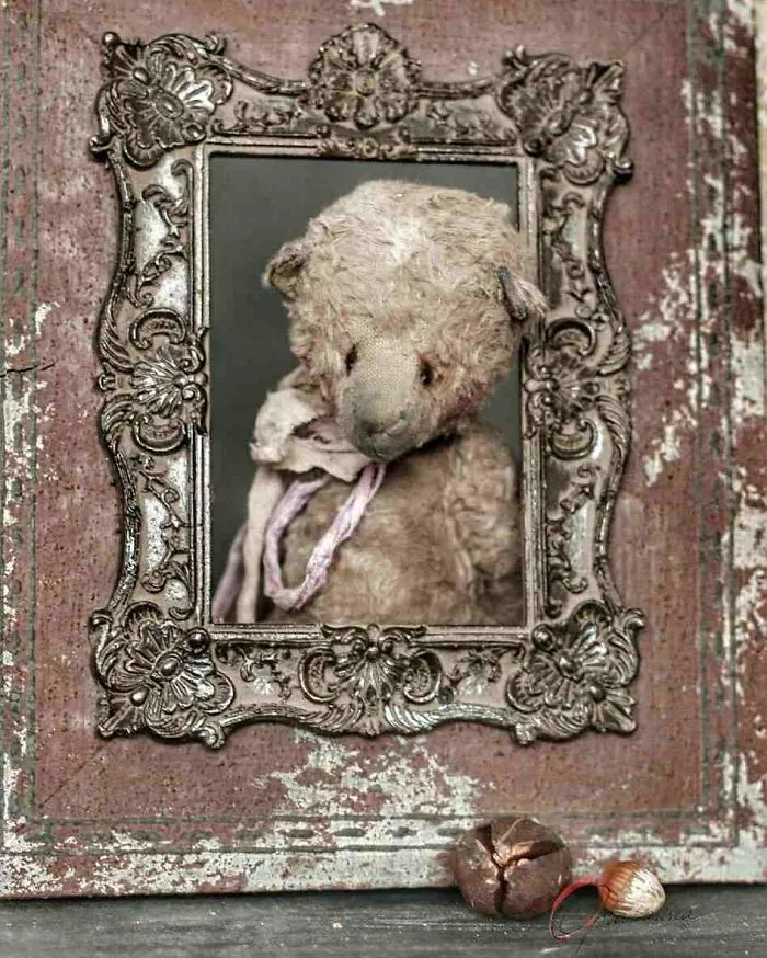 Russian-Born Artist Creates One-Of-A-Kind Vintage Looking Bears