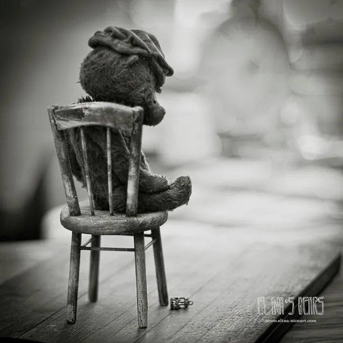 Russian-Born Artist Creates One-Of-A-Kind Vintage Looking Bears