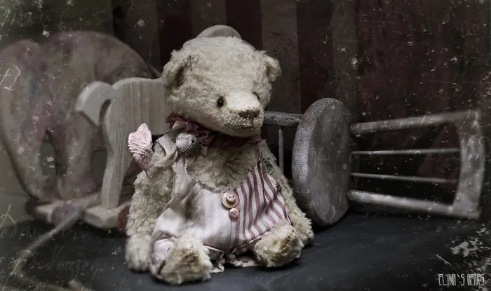Russian-Born Artist Creates One-Of-A-Kind Vintage Looking Bears