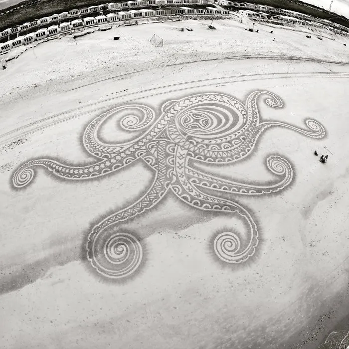 I've Been Drawing On Beaches Since Childhood, And I Still Do