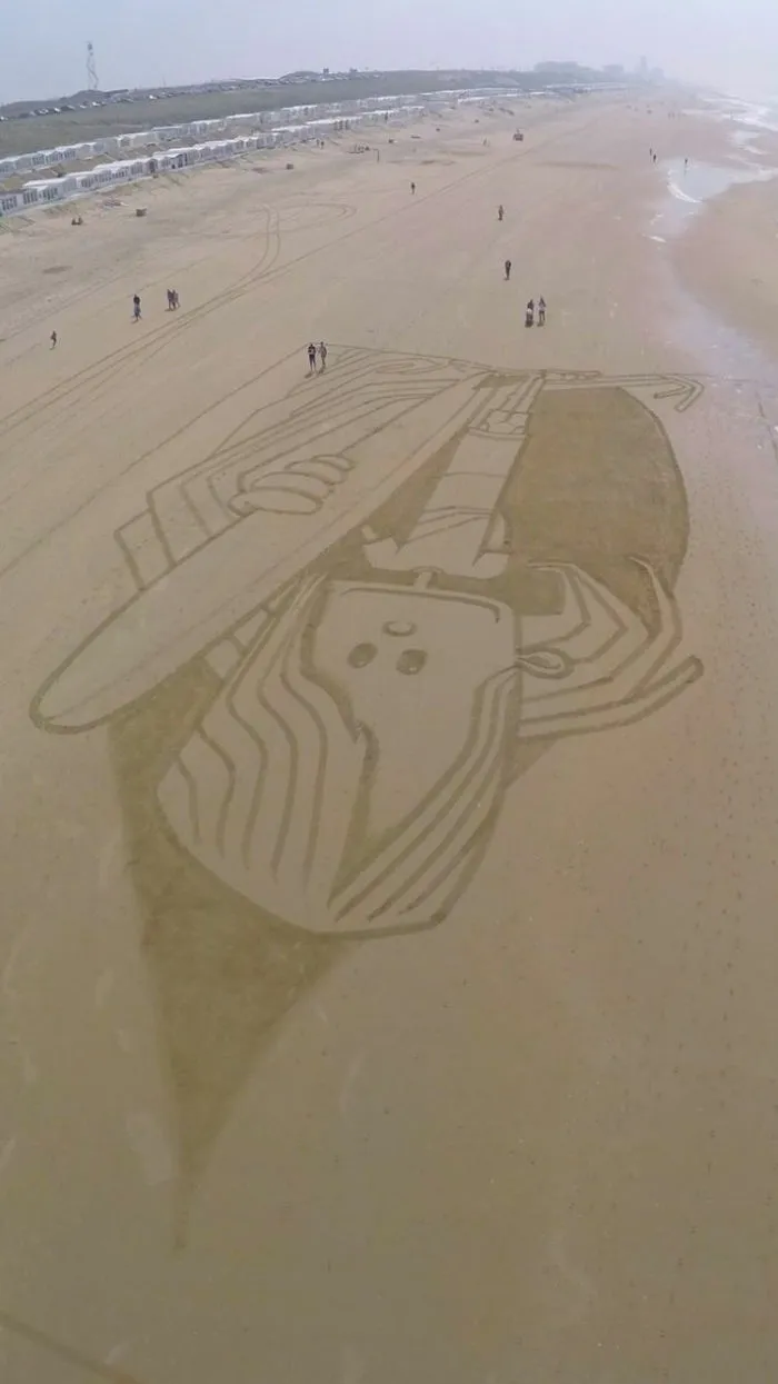 I've Been Drawing On Beaches Since Childhood, And I Still Do