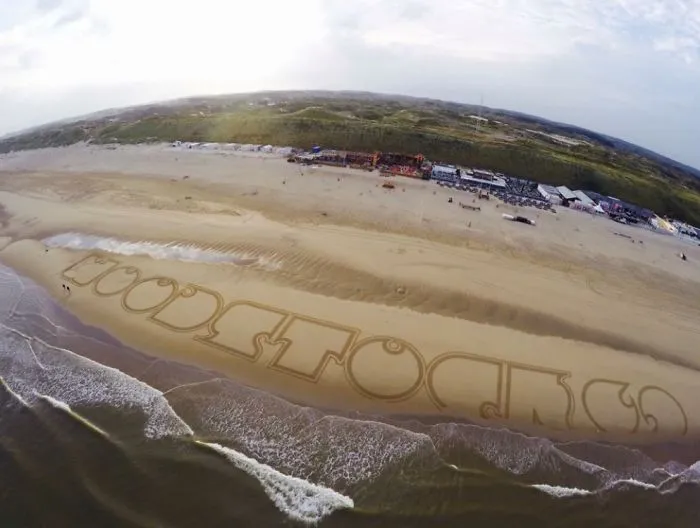 I've Been Drawing On Beaches Since Childhood, And I Still Do