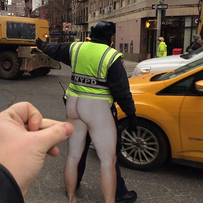 Este artista usa recortes de revistas para hacer más divertida la aburrida vida de la ciudad