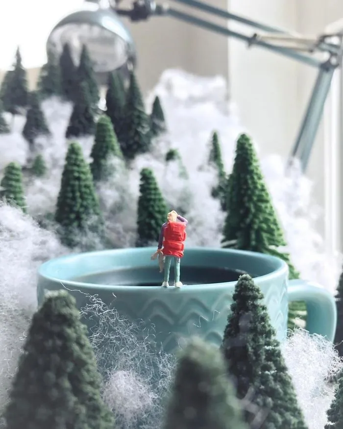 Miniature Office: Guy Turns Work Frustrations Into Miniature Scenes