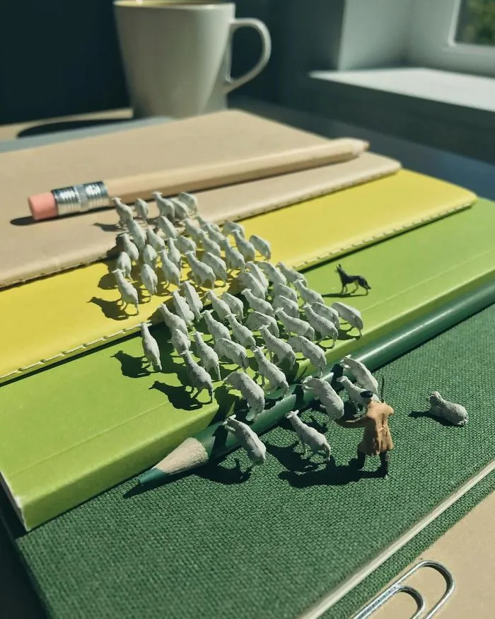 Miniature Office: Guy Turns Work Frustrations Into Miniature Scenes