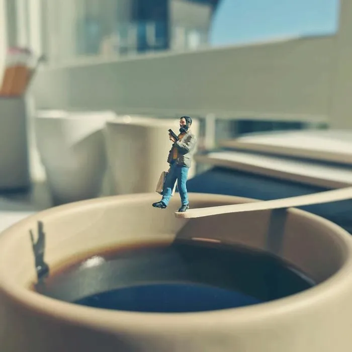 Miniature Office: Guy Turns Work Frustrations Into Miniature Scenes