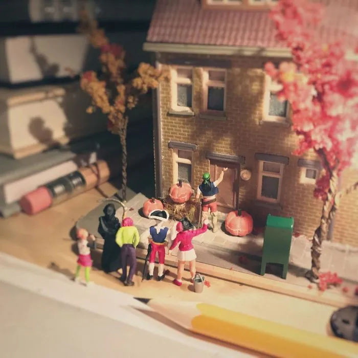 Miniature Office: Guy Turns Work Frustrations Into Miniature Scenes