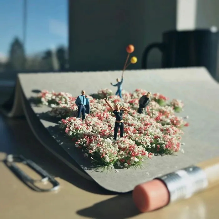 Miniature Office: Guy Turns Work Frustrations Into Miniature Scenes