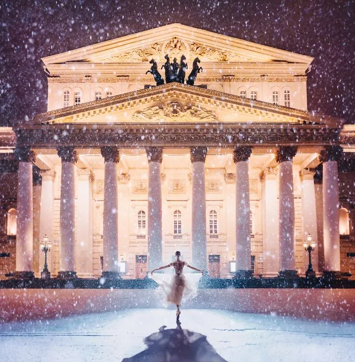 Teatro Bolshoi, Moscú, Rusia. Modelo: Darian