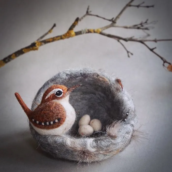 Soy una artesana autodidacta y creo encantadores animales con fieltro de aguja