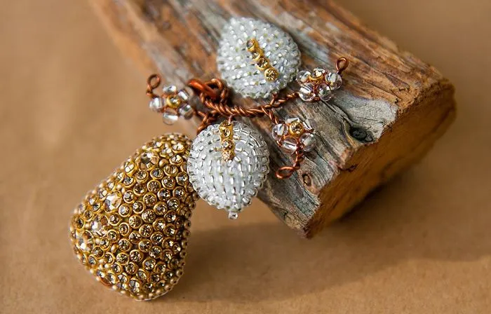 Fabulous Sparkling Brooches That Lend You Wings