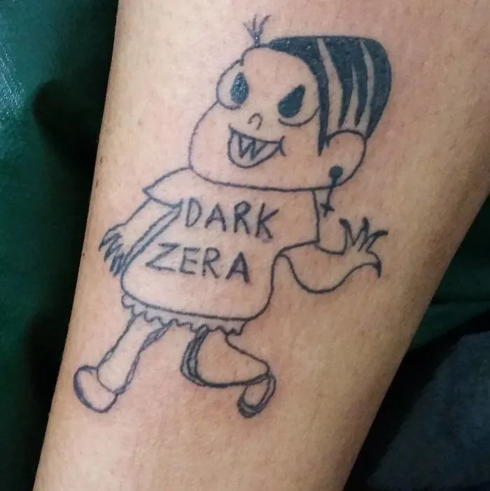 Esta tatuadora brasileña dibuja horriblemente, pero aún así la gente paga para que ella les tatúe