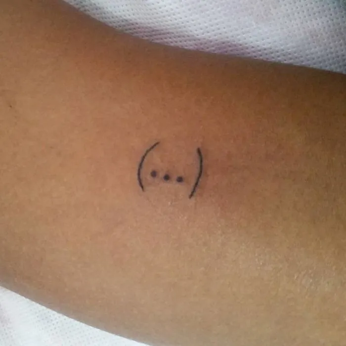 Esta tatuadora brasileña dibuja horriblemente, pero aún así la gente paga para que ella les tatúe