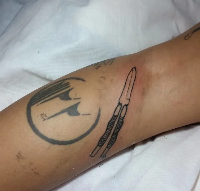 Esta tatuadora brasileña dibuja horriblemente, pero aún así la gente paga para que ella les tatúe