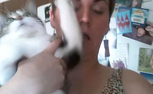 68 Times Cats Didn’t Want To Be In Your Stupid Selfies And The Result Was Hilarious