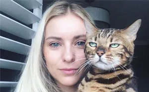 68 Times Cats Didn’t Want To Be In Your Stupid Selfies And The Result Was Hilarious