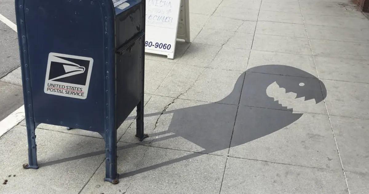 Este artista callejero pinta sombras falsas para confundir a la gente, y los resultados son muy reales