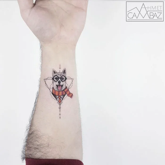 10+ Tatuajes sencillos pero llamativos que querrás en tu piel, hechos por un ex-caricaturista turco