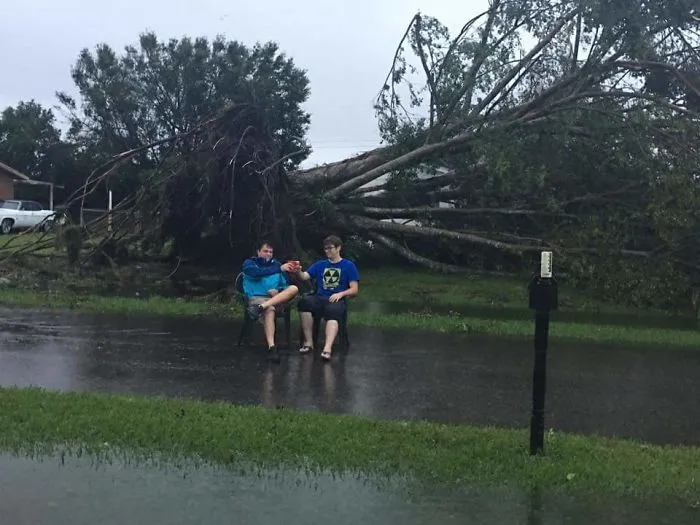 Tomando cerveza con amigos e Irma