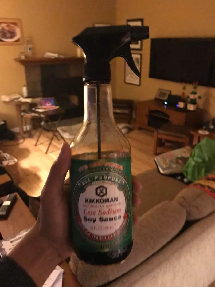 Usa un cabezal de spray para pulverizar salsas
