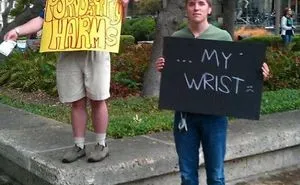 66 Times People Hilariously Trolled Protesters