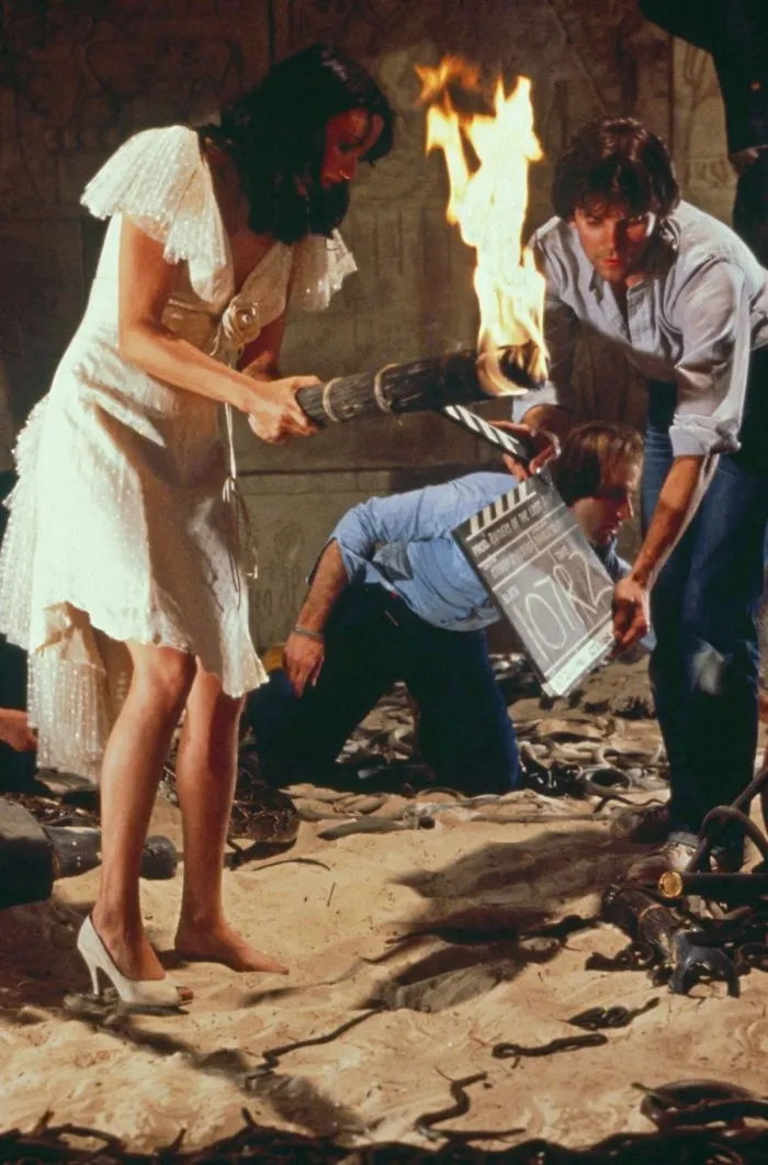 Incredible Images From The Backstage Of Famous Movies