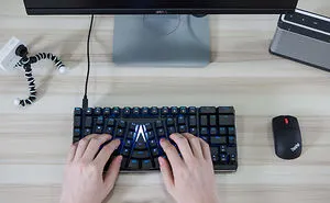 X-Bows: A Keyboard For More Comfortable Typing